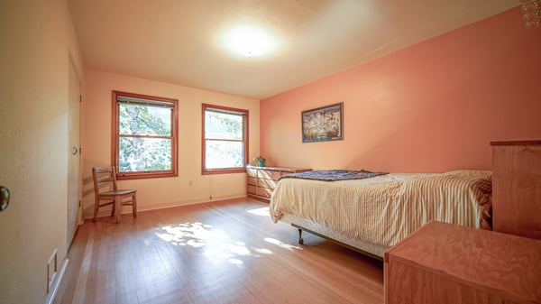 1052 W 10th Ave, Eugene, OR
