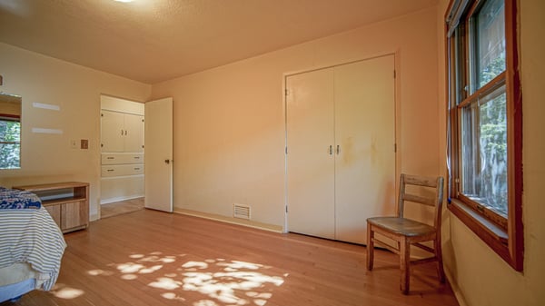 1052 W 10th Ave, Eugene, OR