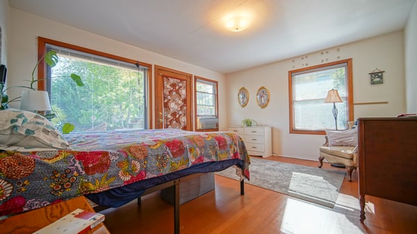 1052 W 10th Ave, Eugene, OR