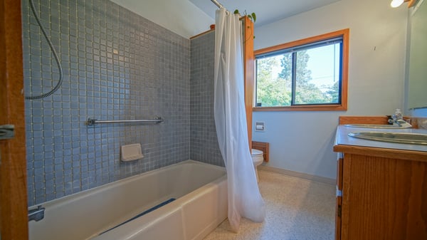 1052 W 10th Ave, Eugene, OR
