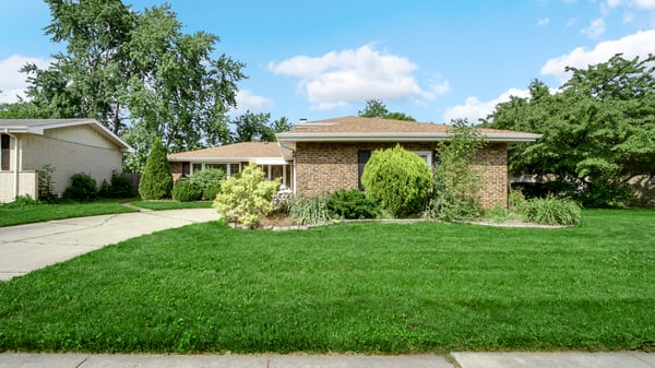 544 Thornwood Dr, South Holland, IL