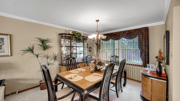 544 Thornwood Dr, South Holland, IL