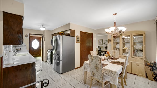 544 Thornwood Dr, South Holland, IL