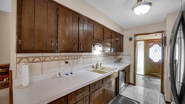 544 Thornwood Dr, South Holland, IL