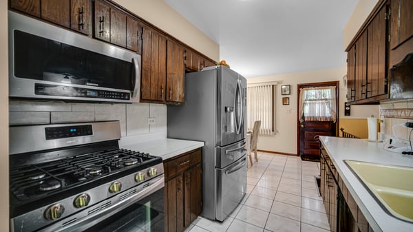 544 Thornwood Dr, South Holland, IL