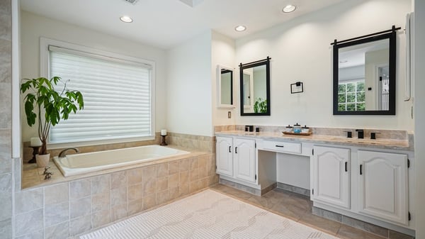 290 Plantation Way, Roswell, GA