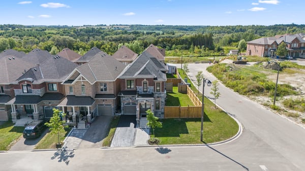 20 Viola St, East Gwillimbury, ON
