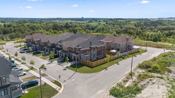 20 Viola St, East Gwillimbury, ON