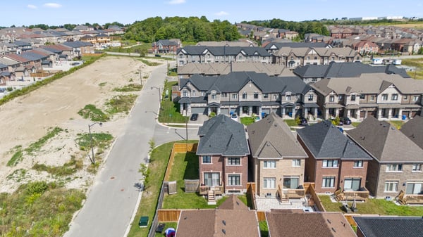 20 Viola St, East Gwillimbury, ON