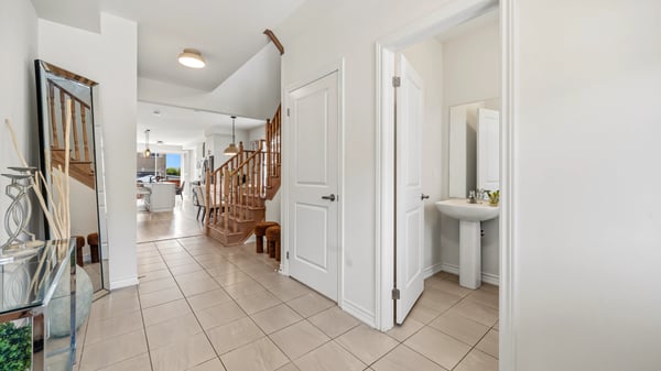 20 Viola St, East Gwillimbury, ON