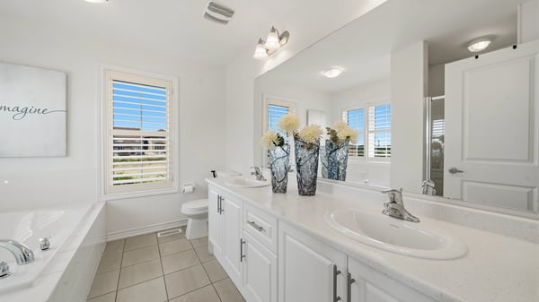 20 Viola St, East Gwillimbury, ON