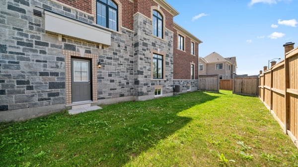 20 Viola St, East Gwillimbury, ON