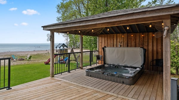 1496 Tiny Beaches Rd N, Tiny, ON