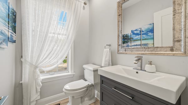 93 Hillview Rd, Aurora, ON