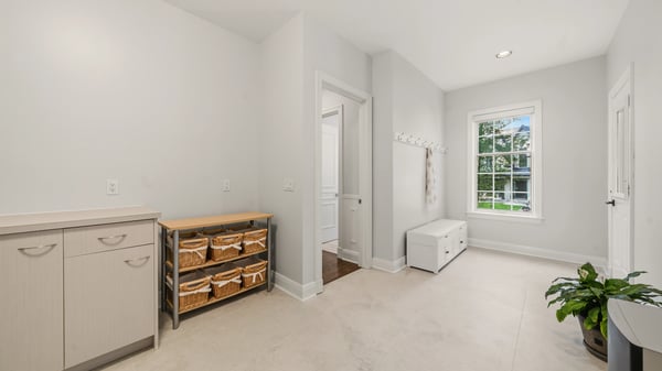 93 Hillview Rd, Aurora, ON