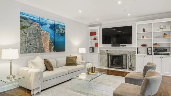 93 Hillview Rd, Aurora, ON
