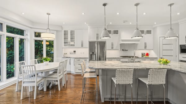 93 Hillview Rd, Aurora, ON