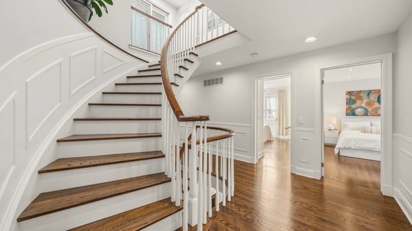 93 Hillview Rd, Aurora, ON