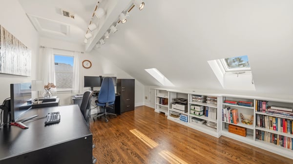 93 Hillview Rd, Aurora, ON