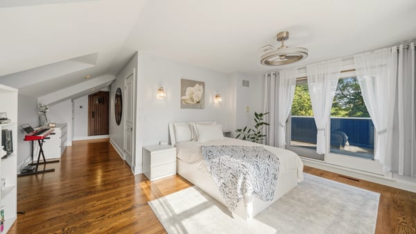 93 Hillview Rd, Aurora, ON