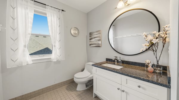 93 Hillview Rd, Aurora, ON