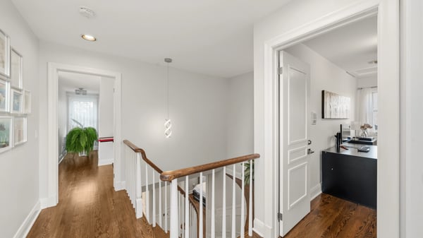 93 Hillview Rd, Aurora, ON