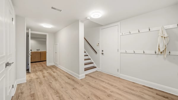 93 Hillview Rd, Aurora, ON