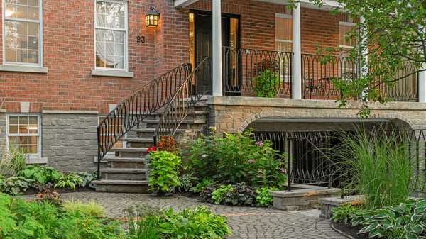 93 Hillview Rd, Aurora, ON