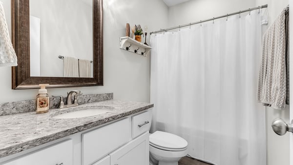 Full bath located between Guest Bedroom 3 and 4