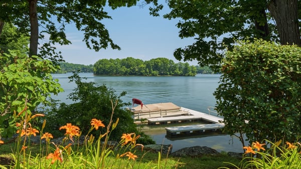 1 Oak Dr, New Fairfield, CT