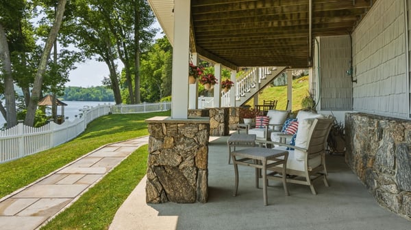 1 Oak Dr, New Fairfield, CT