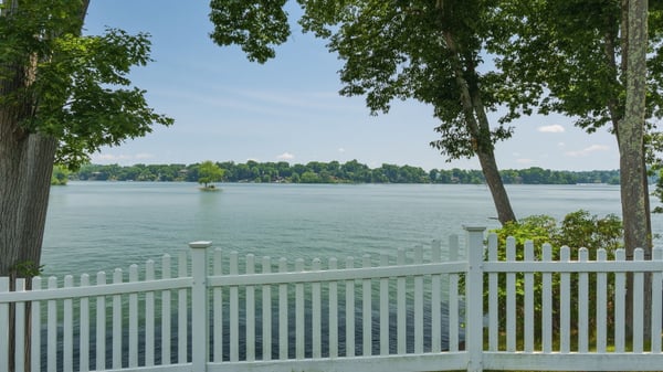 1 Oak Dr, New Fairfield, CT
