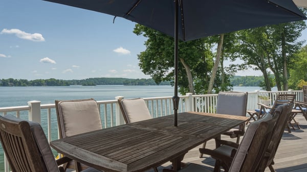 1 Oak Dr, New Fairfield, CT