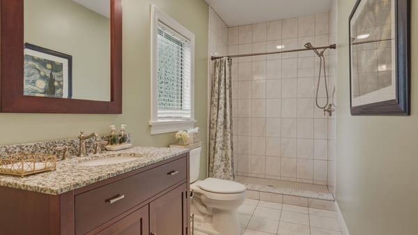 Full bath on main living level