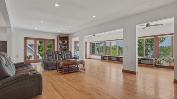 1 Oak Dr, New Fairfield, CT
