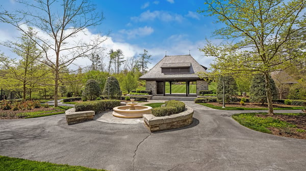 97 Emerald Necklace Dr, Asheville, NC