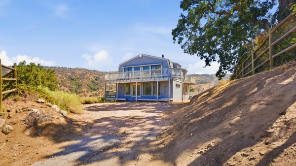 27051 Oakflat Drive, Tehachapi, CA