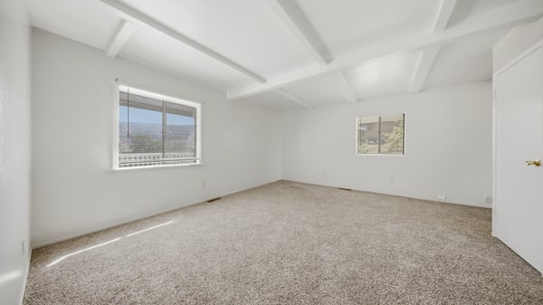 27051 Oakflat Drive, Tehachapi, CA