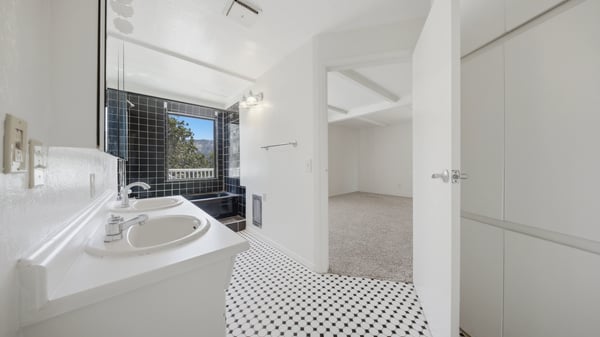27051 Oakflat Drive, Tehachapi, CA