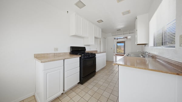 27051 Oakflat Drive, Tehachapi, CA