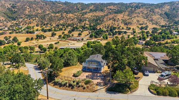 27051 Oakflat Drive, Tehachapi, CA