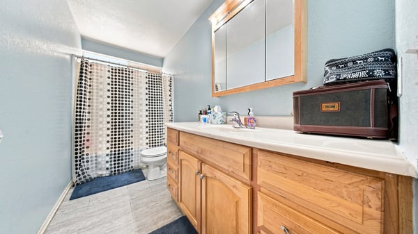40245 169th St E, Lake Los Angeles, CA