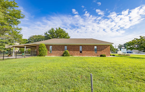 631 N Main St, Kilmarnock, VA