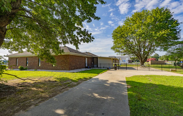 631 N Main St, Kilmarnock, VA