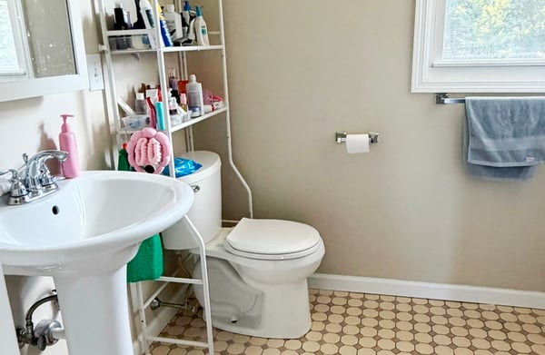 Apartment Full Bath w/ Ceramic Tile Flooring, Pedestal Sink & 2 Linen Closets