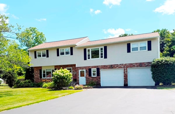 5 BR, 2.5 BA 2 Family