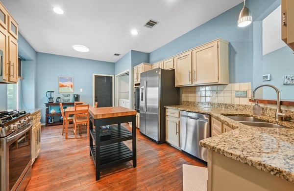12047 Lincolnshire Drive, Austin, TX