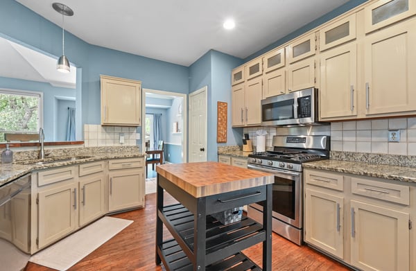 12047 Lincolnshire Drive, Austin, TX
