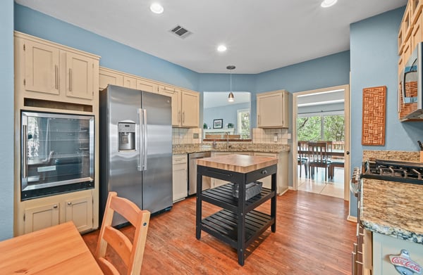 12047 Lincolnshire Drive, Austin, TX