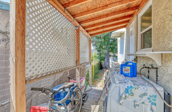 2511 Manhattan Ave, Montrose, CA